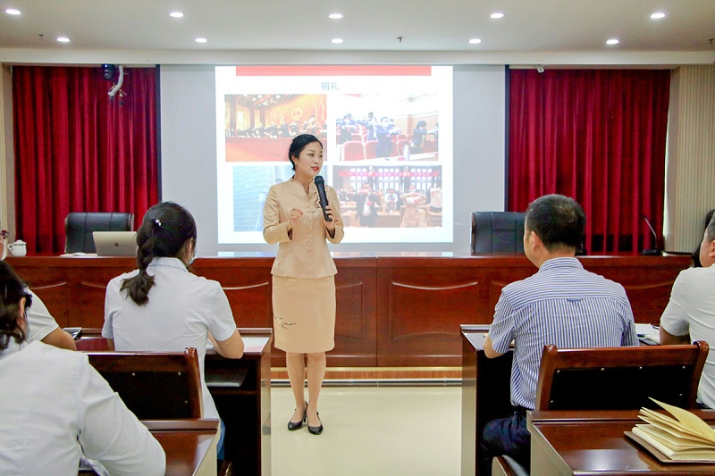 修齊禮儀四川德陽(yáng)市委編制辦公務(wù)禮儀培訓(xùn).jpg